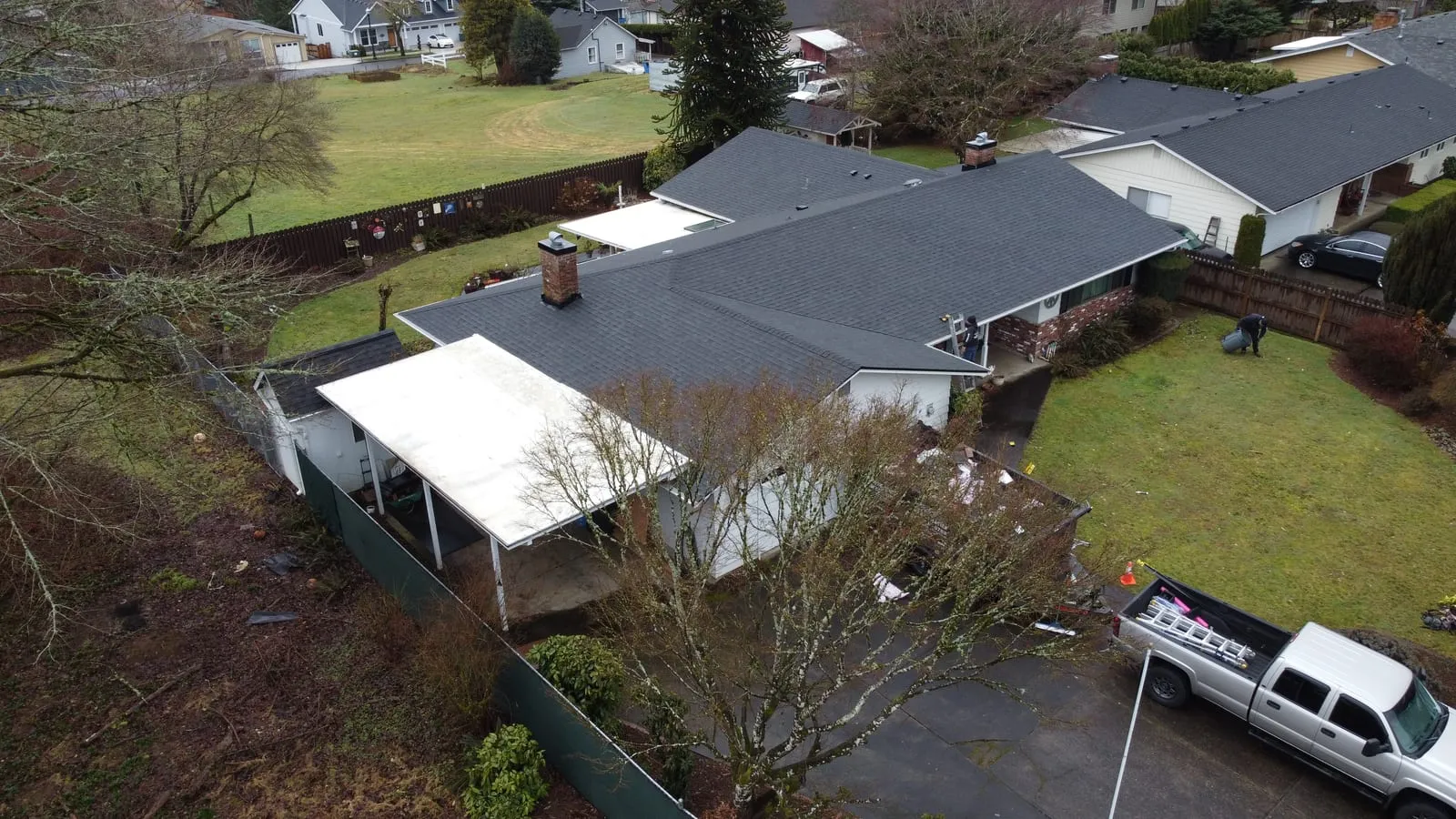 Owens Corning shingles in Onyx Black installed on the Camas, WA roof replacement